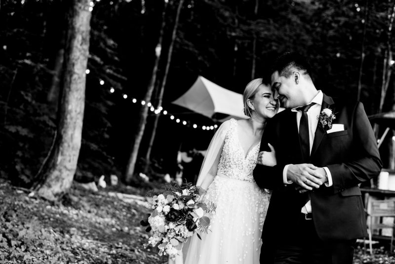 naturalne zdjecia slubne - wesele w starej kruszarni - sesja w trakcie wesela